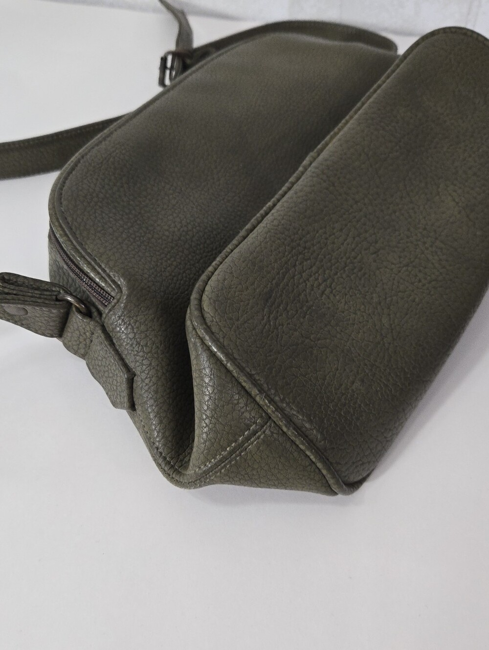 Cute vintage style cross body purse - Picture 7 of 12